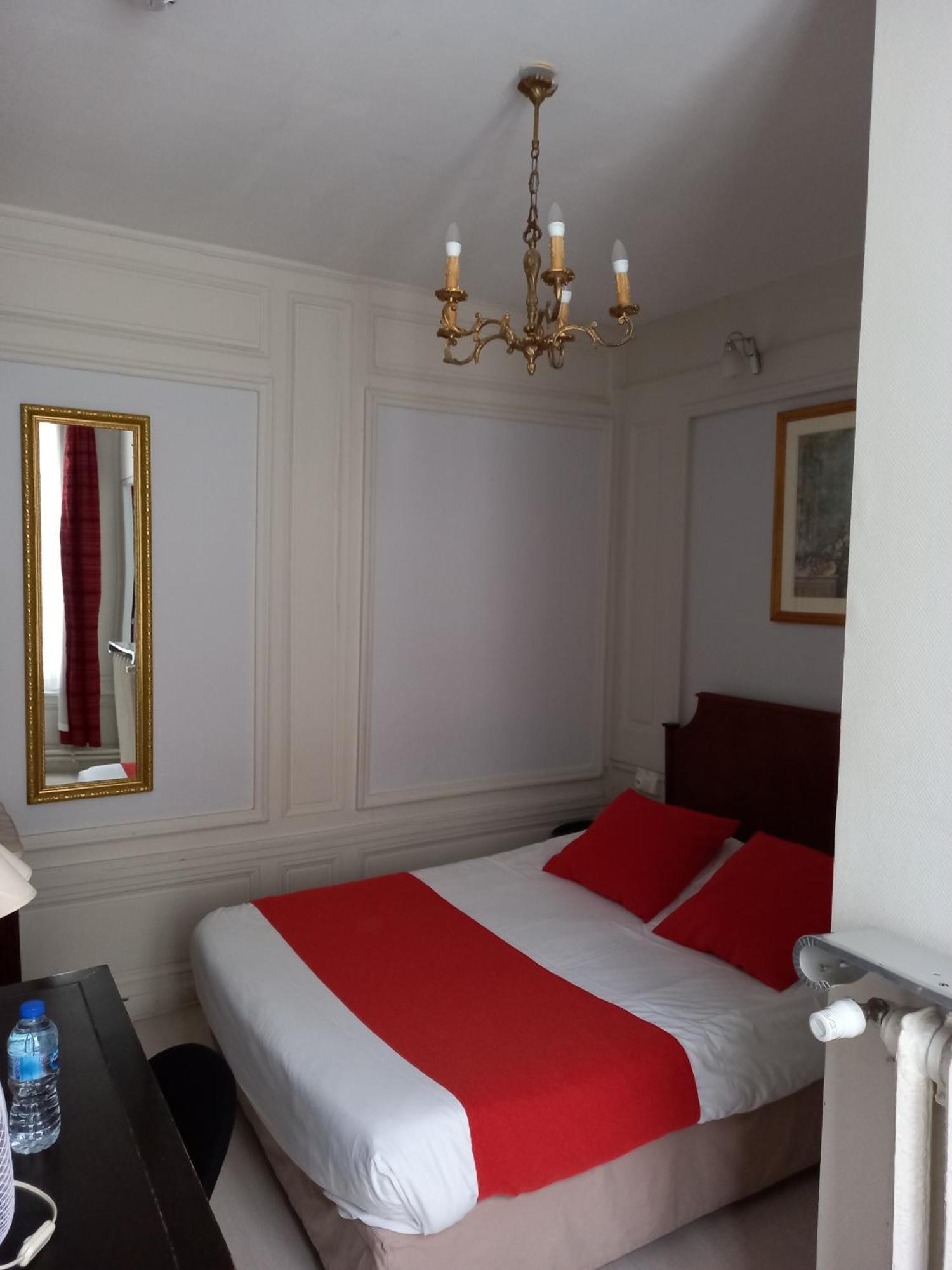 Brit Hotel Comtes De Champagne - Troyes Centre Historique Exteriör bild